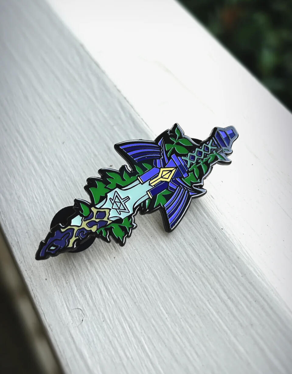 corroded sword glow pin (LoZ)